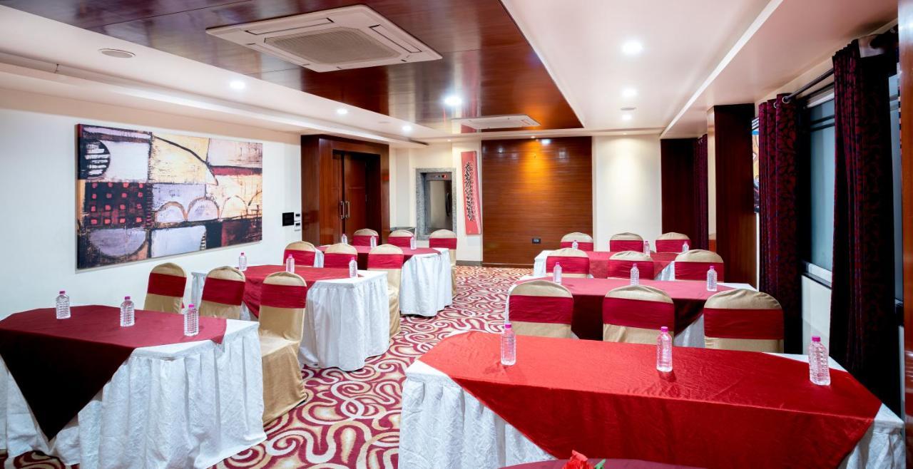 Spree Hotel Divisione di Jaipur Esterno foto